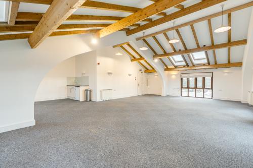 Suite 3 Martins Barn, Birdham Road, Chichester, PO20