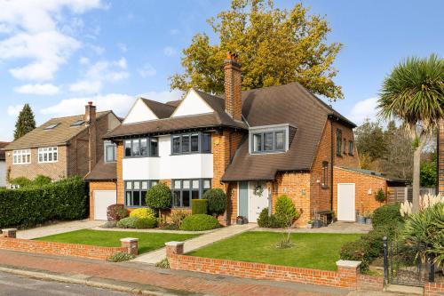 9 Malmains Way, Beckenham, BR3