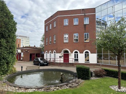4 DVS House, Spring Villa Park, Edgware, HA8