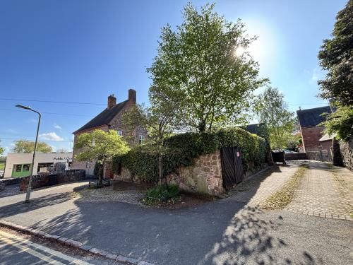 9-9a Loughborough Road, Mountsorrel, Loughborough, LE12