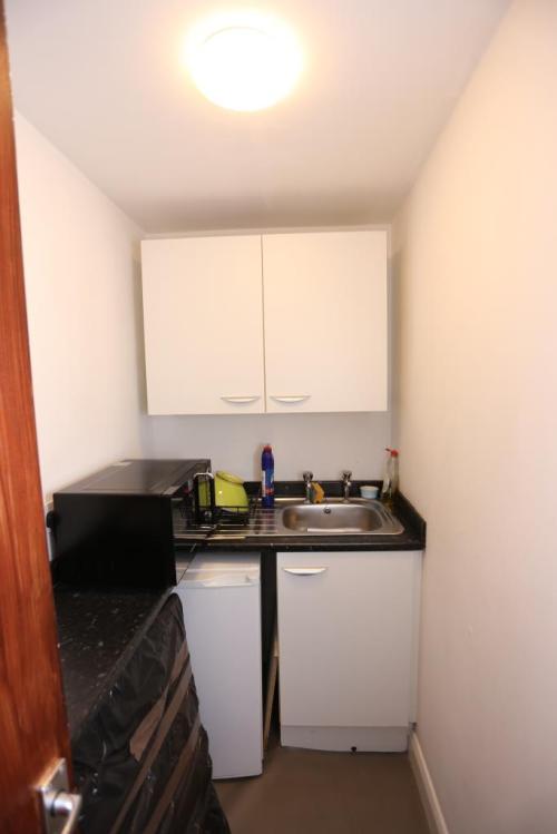 45b, 45 Vivian Avenue, Brent Cross, London, NW4