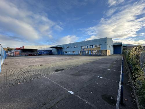 Unit 2b, Laporte Way Industrial Estate, Laporte Way, Luton, LU4