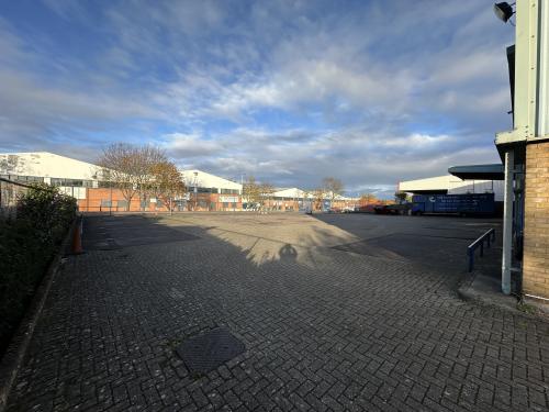 Unit 2b, Laporte Way Industrial Estate, Laporte Way, Luton, LU4