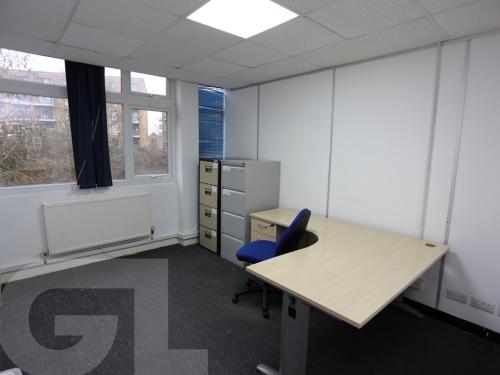 1st Floor LHS, 1 High Street, Edgware, HA8