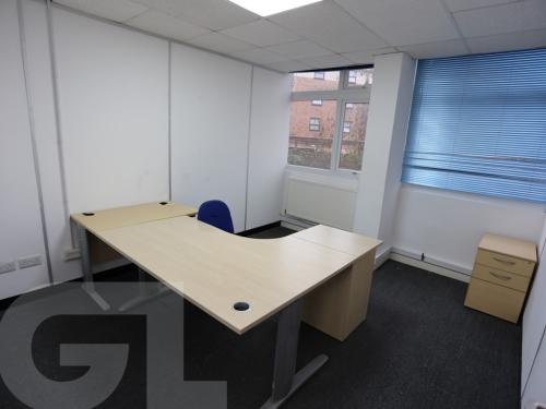 1st Floor LHS, 1 High Street, Edgware, HA8