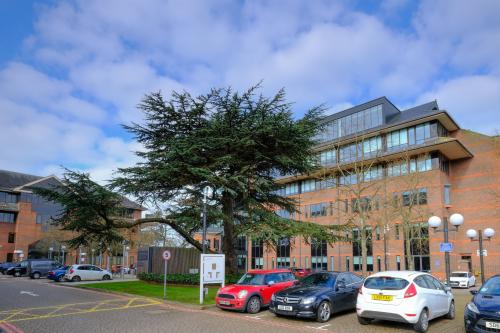 2 London Square, Cross Lanes, Guildford, GU1