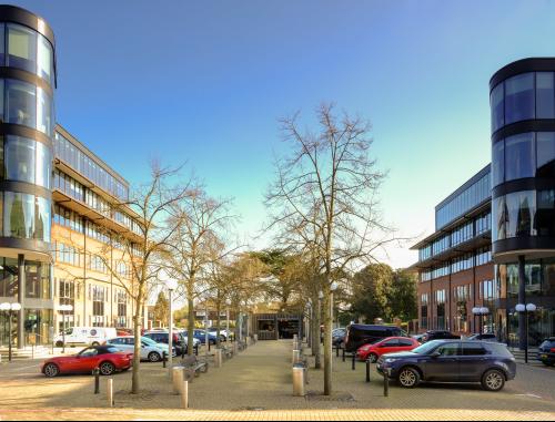 3 London Square, Cross Lanes, Guildford, GU1