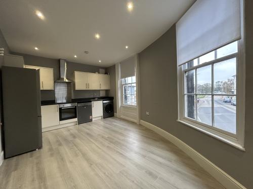 Flat 2, 25-27 Mount Ephraim, Tunbridge Wells, TN4