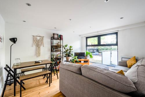 228 Dalston Lane, Hackney, London, E8