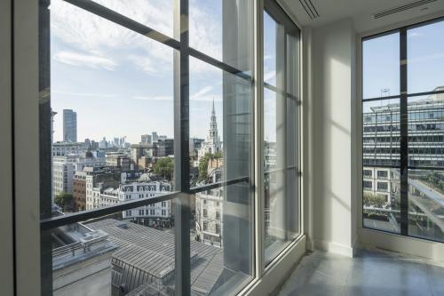 10 Fleet Place, City, London, EC4M