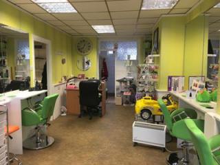 HAIRS 'N' GRACES, 5 Marton Drive, Blackpool, FY4