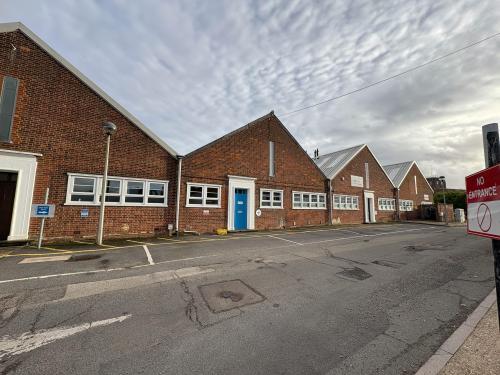 Unit 13 Tewin Court, Welwyn Garden City, AL7