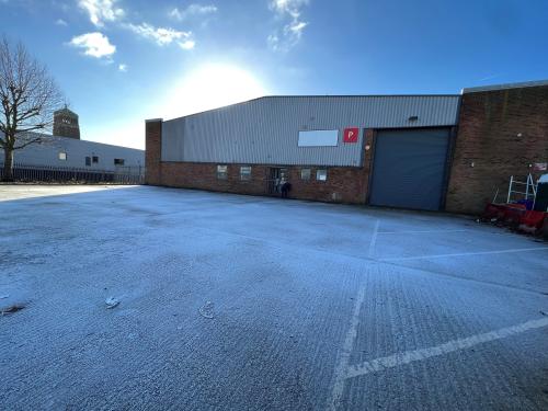 Unit P, Metropolitan Park, Field Way, Greenford, UB6