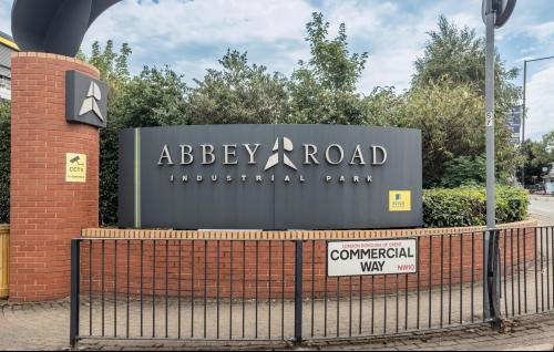 Unit 15, Abbey Road Industrial Estate, Commercial Way, Park Royal, London, NW10