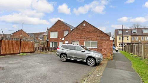 11-12 Wheelwright's Place, High Street, Colnbrook, Slough, SL3