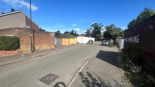17 Northborough Road, Slough, SL2