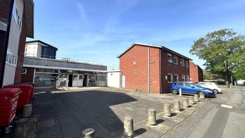 Slough County Court, Windsor Road, Slough, SL1