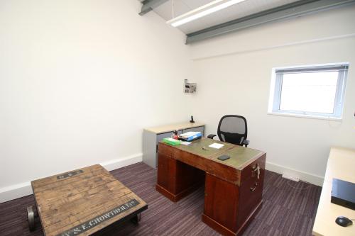 Unit 7, Newton Business Park, 26-28 Standard Road, Park Royal, London, NW10
