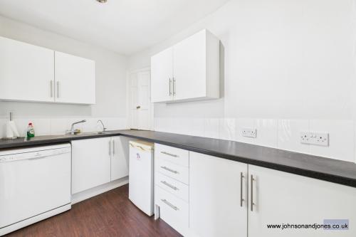 124a Guildford Street, Chertsey, KT16