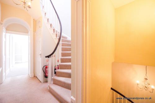 124a Guildford Street, Chertsey, KT16