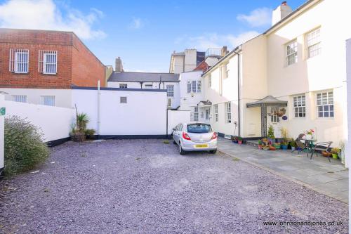 124a Guildford Street, Chertsey, KT16