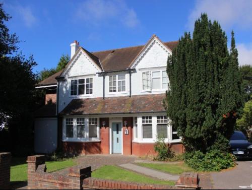 Milnwood, North Parade, Horsham, RH12