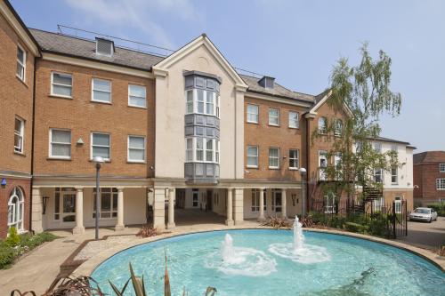 University House, Oxford Square, Oxford Street, Newbury, RG14