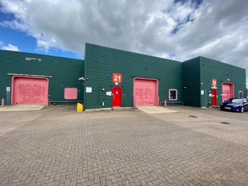 Unit 21, Riverpark Industrial Estate, Ampere Road, Newbury, RG14