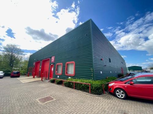 Unit 4, Riverpark Industrial Estate, Ampere Road, Newbury, RG14