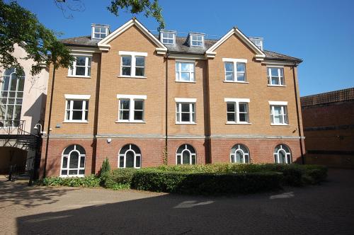 St Annes House, Oxford Street, Newbury, RG14