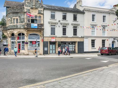 Bedford House, Bedford Square, Tavistock, PL19