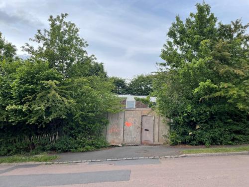 0.48 Acres Kempsfield, 1 Reedham Park Drive, Purley, Croydon, CR8