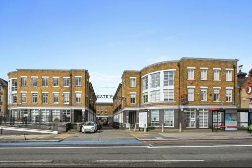Clapham South, Hillgate Place, Clapham, London, SW12
