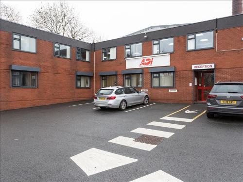Unit 7, Transpennine Trading Estate, Rochdale, OL11