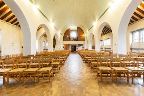 St Francis of Assisi, Cullingworth Road, Dollis Hill, London, NW10