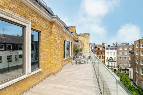6 Chesterfield Gardens, Mayfair, London, W1J