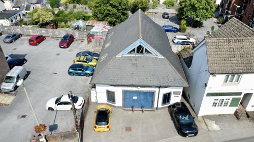 Ridgeway House, 35 Station Road, Liphook, GU30
