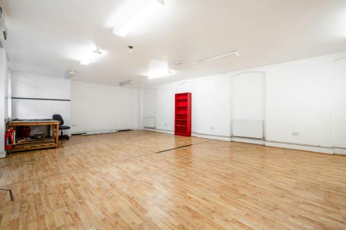 Unit 6 Feather Mews, 91-99 Fieldgate Street, Whitechapel, London, E1