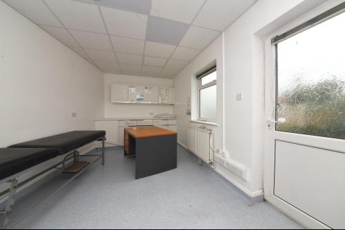1 Grenoble Gardens, Palmers Green, London, N13