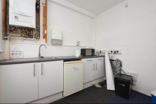 1 Grenoble Gardens, Palmers Green, London, N13