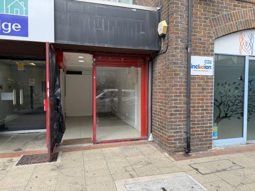 Kiosk G2, 43 High Street, Eastleigh, SO50