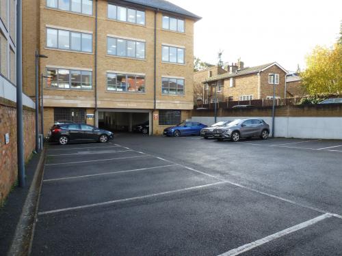 14 Castle Hill, Maidenhead, SL6