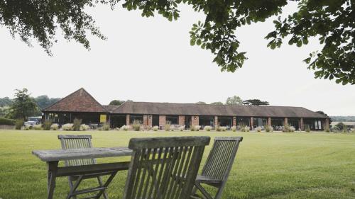 The Boathouse, Riverside Barns, Remenham Lane, Henley-On-Thames, RG9