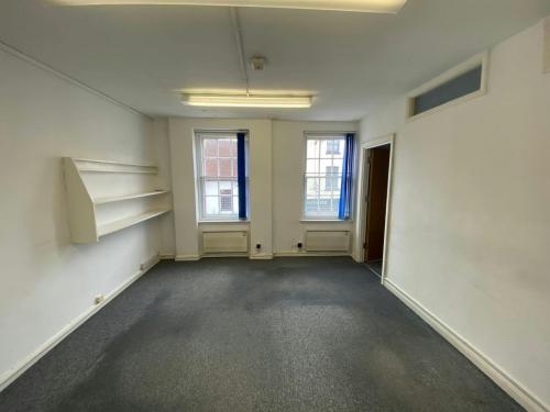 43 Downing Street, Farnham, GU9