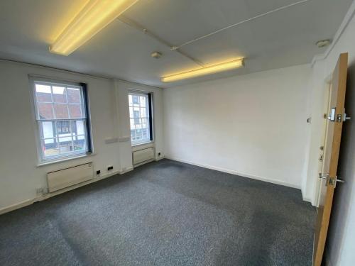 43 Downing Street, Farnham, GU9
