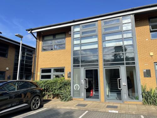 5, Blenheim Court, Brook Way, Leatherhead, KT22