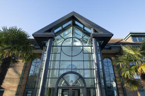 Carlton House, Regent Park, 299 Kingston Road, Leatherhead, KT22