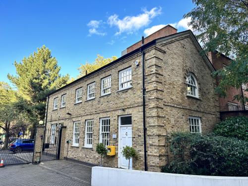 The Gatehouse, 2 Devonhurst Place, Chiswick, London, W4