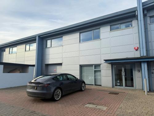 Unit 11, Ergo Business Park, Greenbridge Road, Swindon, SN3