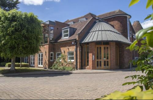Cheyenne House, West Street, Farnham, GU9